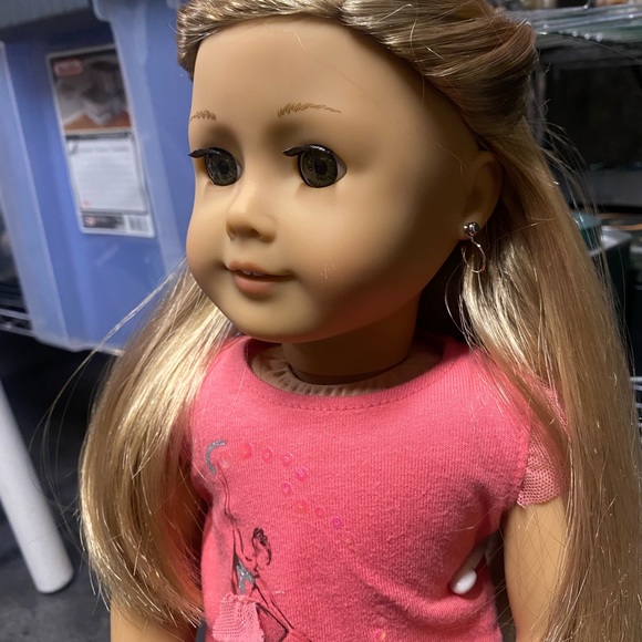 American Girl “Just Like You” Doll- Blonde hair, Green/Hazel eyes, Pierced Ears - Picture 2 of 4